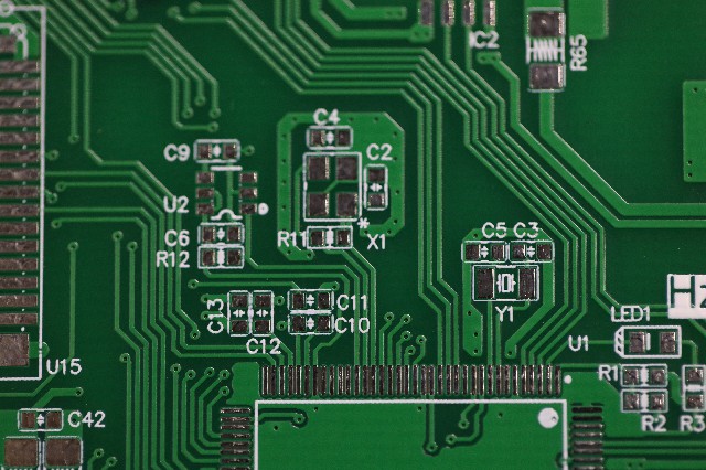 pcb設計布局布線原則及規(guī)則有哪些?PCB設計六大布線規(guī)則