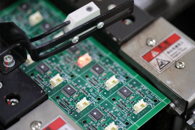 SMT加工對PCB的要求有哪些?高品質(zhì)、高效率SMT加工對PCB的要求